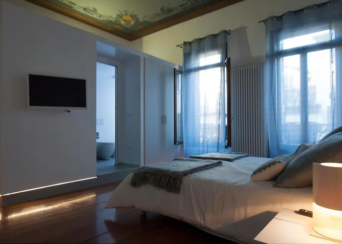 スクロヴェーニ ルーム ＆ ブレックファースト 3*